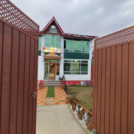 Hotel New Heaven Canal Srinagar  Bagian luar foto