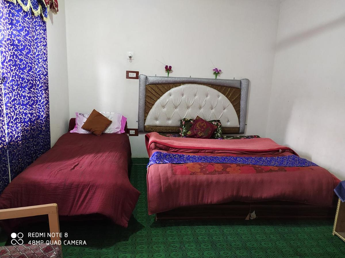 Hotel New Heaven Canal Srinagar  Bagian luar foto