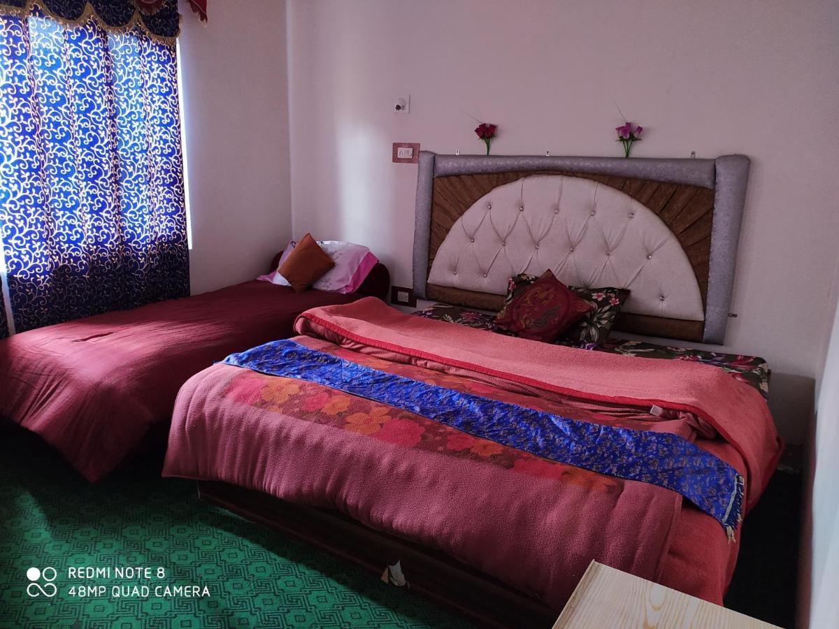 Hotel New Heaven Canal Srinagar  Bagian luar foto