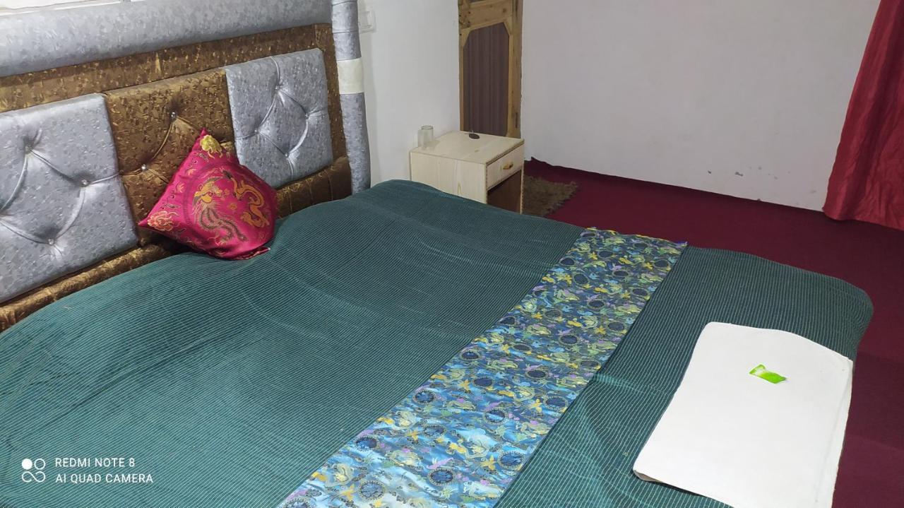 Hotel New Heaven Canal Srinagar  Bagian luar foto