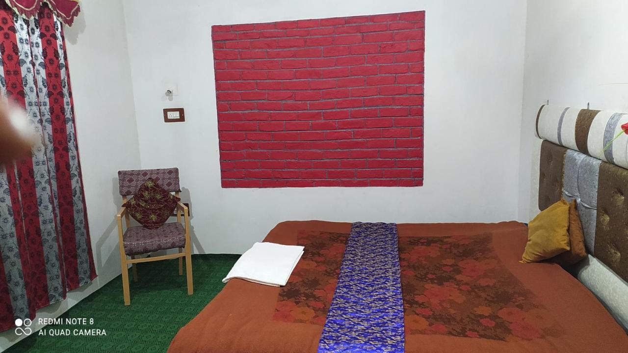 Hotel New Heaven Canal Srinagar  Bagian luar foto