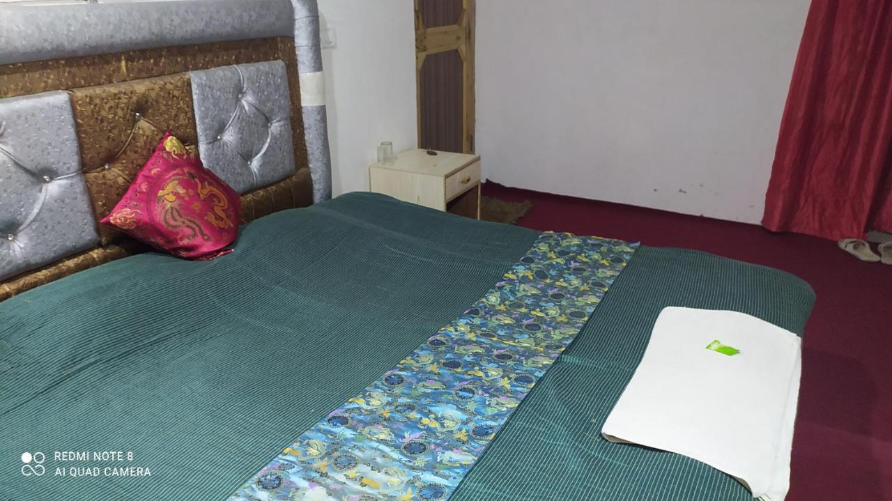 Hotel New Heaven Canal Srinagar  Bagian luar foto