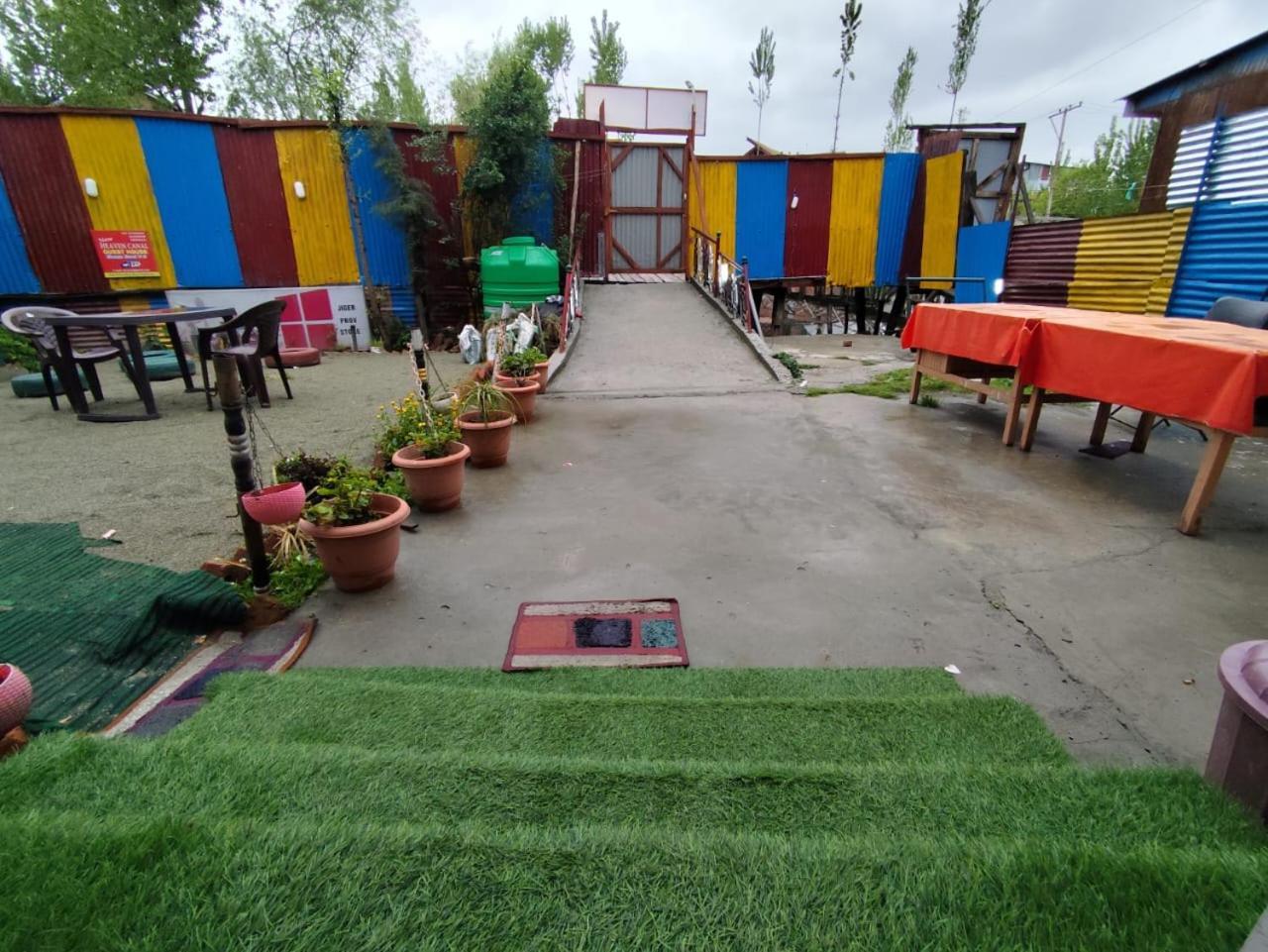 Hotel New Heaven Canal Srinagar  Bagian luar foto
