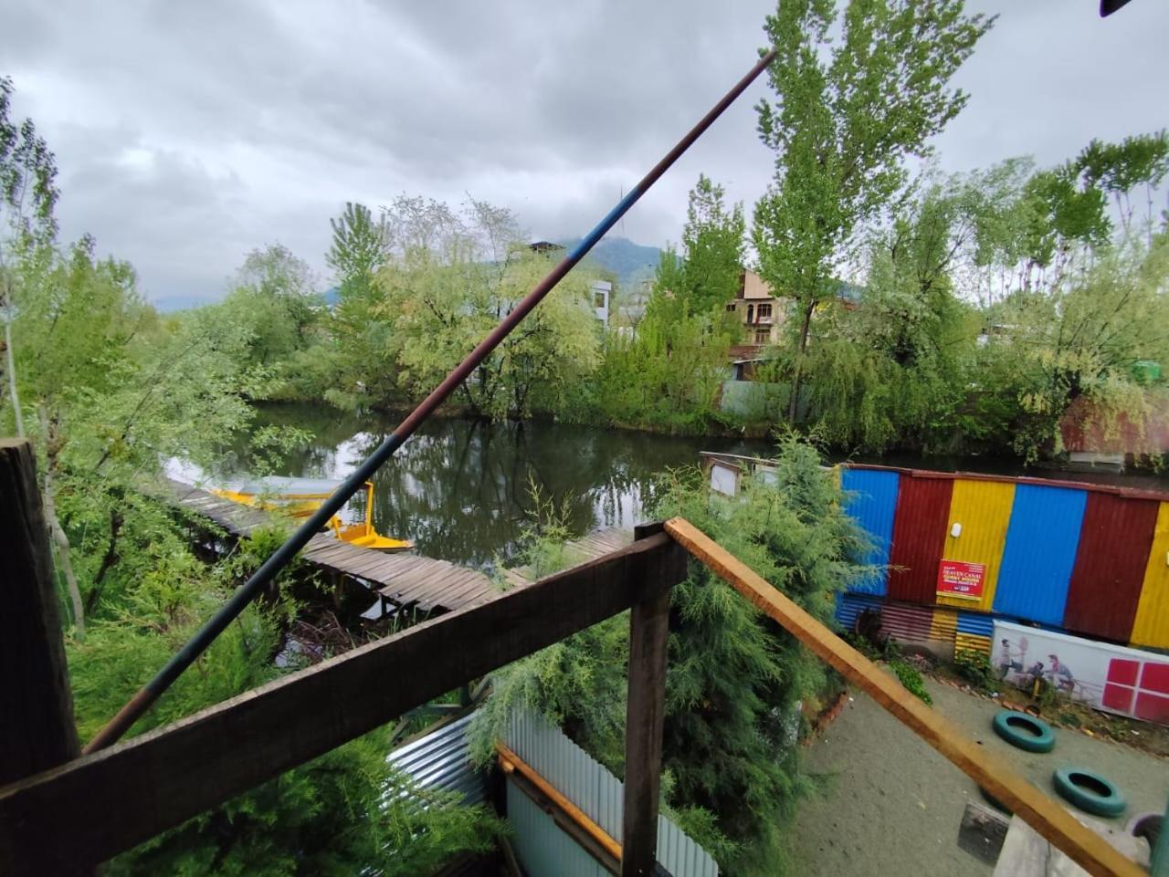 Hotel New Heaven Canal Srinagar  Bagian luar foto