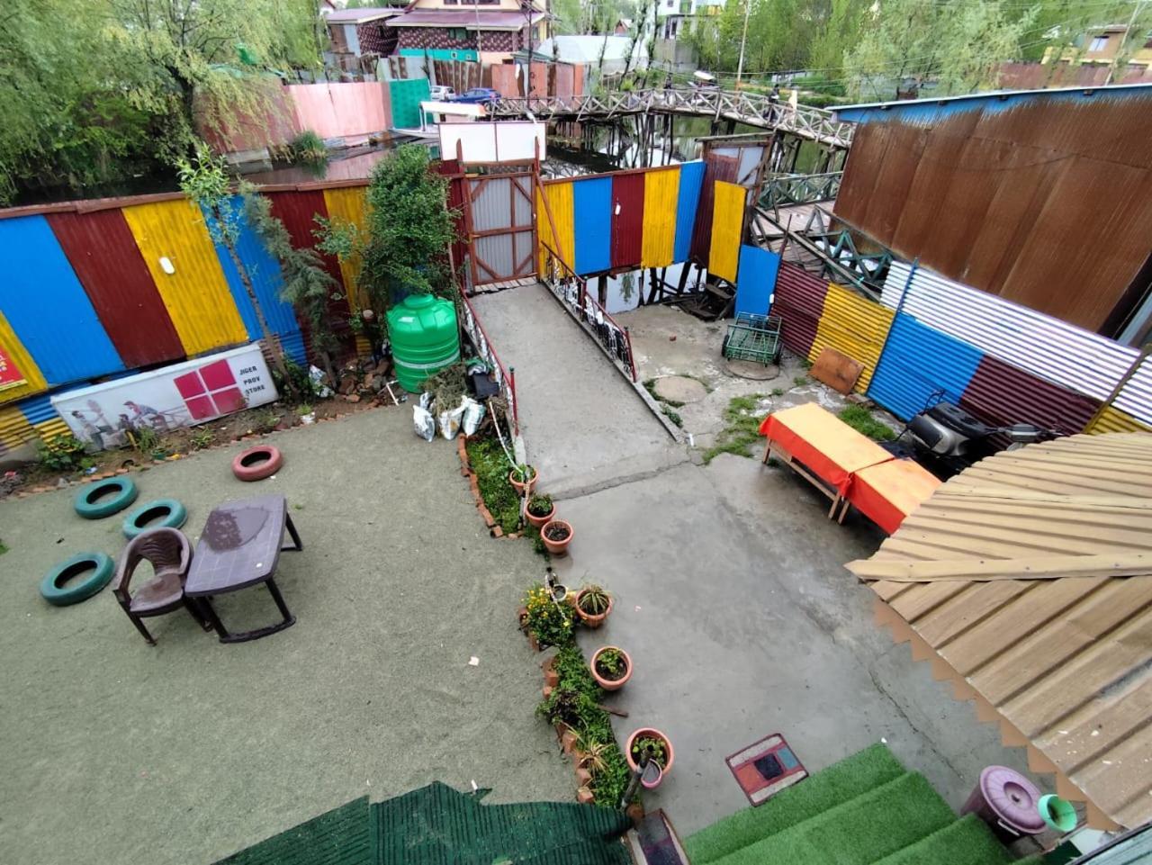 Hotel New Heaven Canal Srinagar  Bagian luar foto