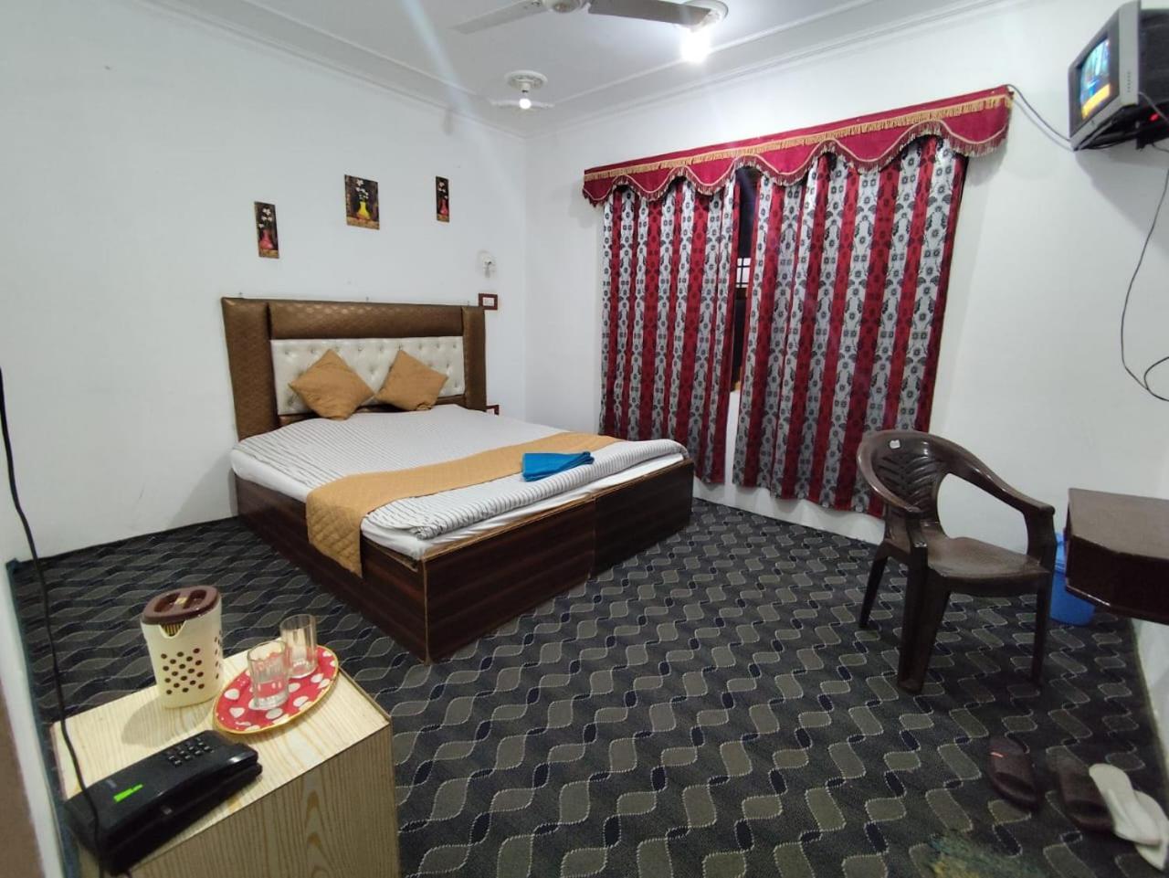 Hotel New Heaven Canal Srinagar  Bagian luar foto