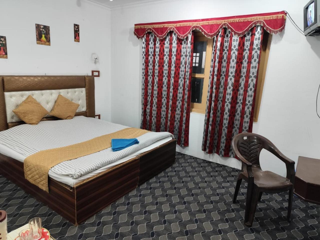 Hotel New Heaven Canal Srinagar  Bagian luar foto